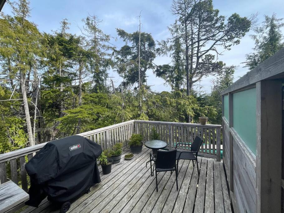 Brown'S Beach Guest Suite Ucluelet Exterior photo